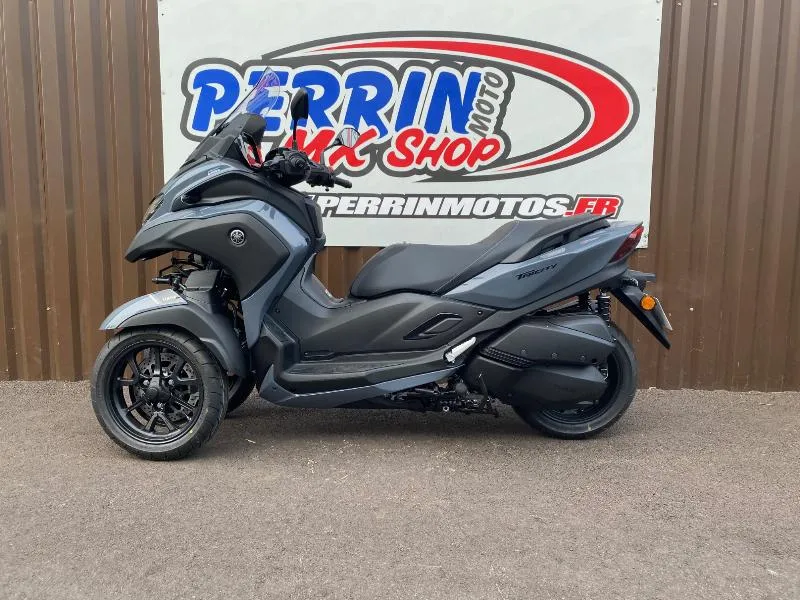 TRICITY 300
