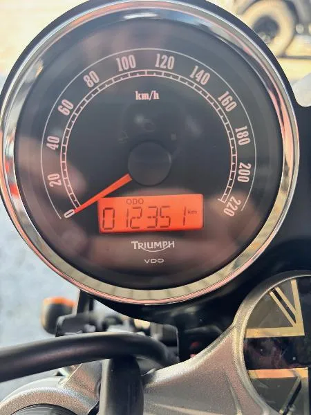 BONNEVILLE 865 T100
