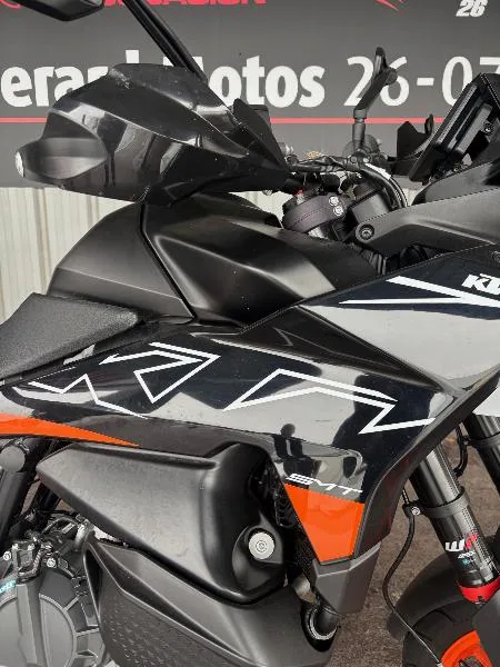890 SMT