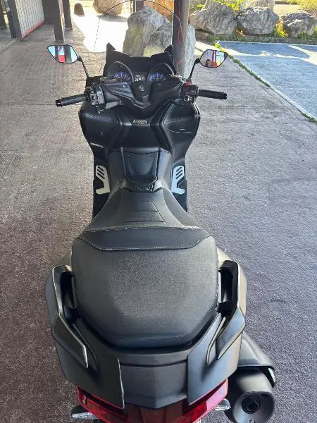 XP TMAX 560