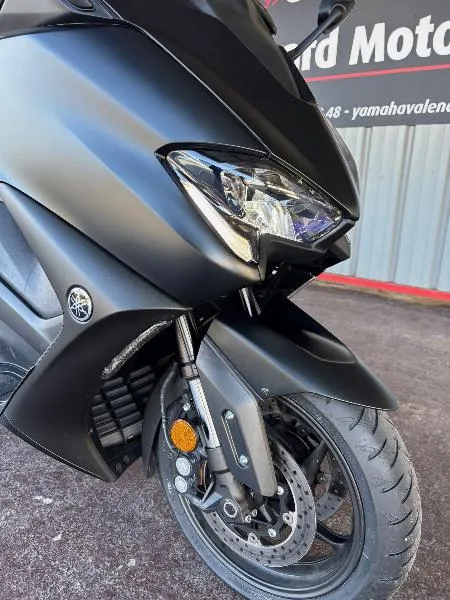 XP TMAX 560