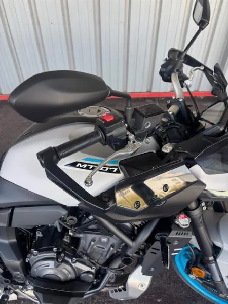 MT07 