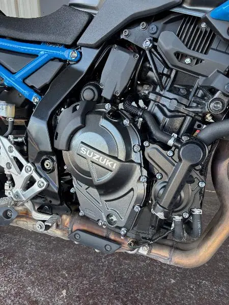 GSX8S
