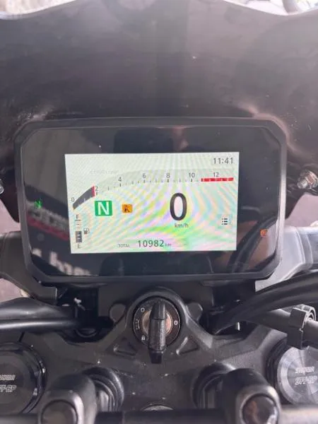 CB 125  R