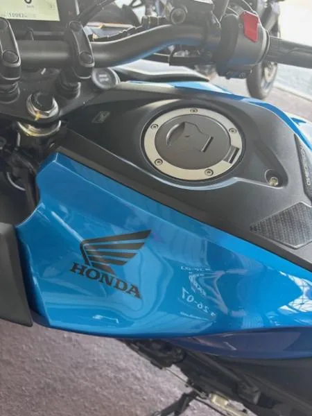 CB 125  R