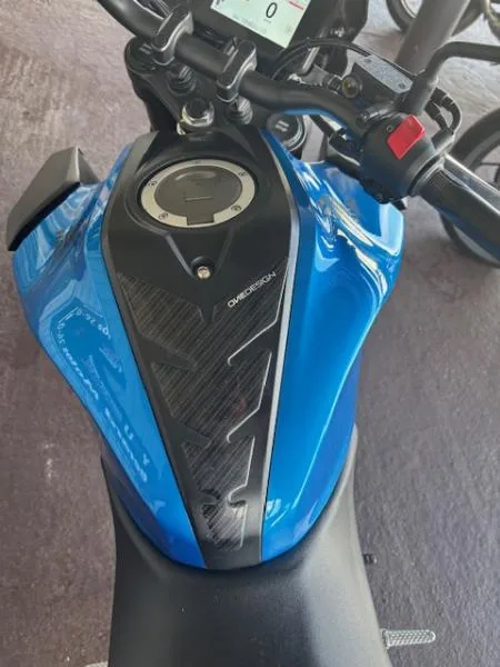 CB 125  R