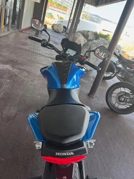 CB 125  R
