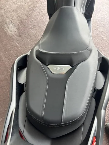 XMAX 300