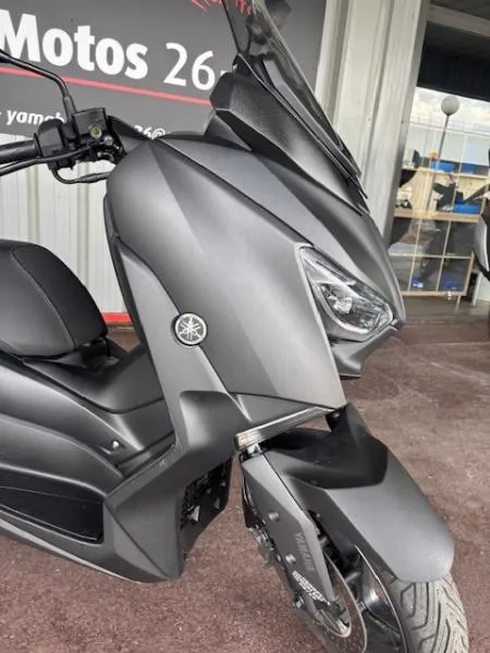 XMAX 300