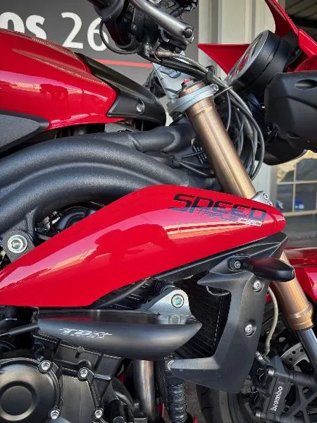 SPEED TRIPLE 1050