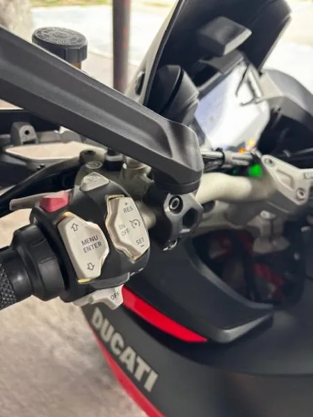 DUCATI MULTISTRADA V4 PIKES PEAK