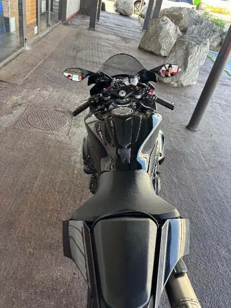 YZF 1000 R1
