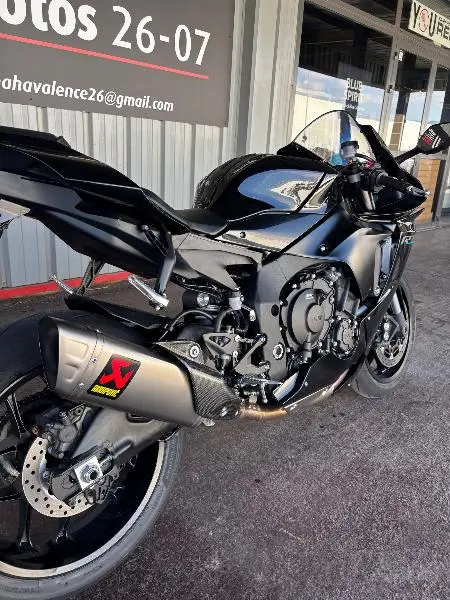 YZF 1000 R1