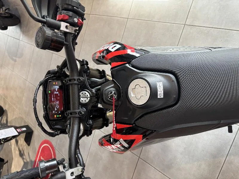 HYPERMOTARD
