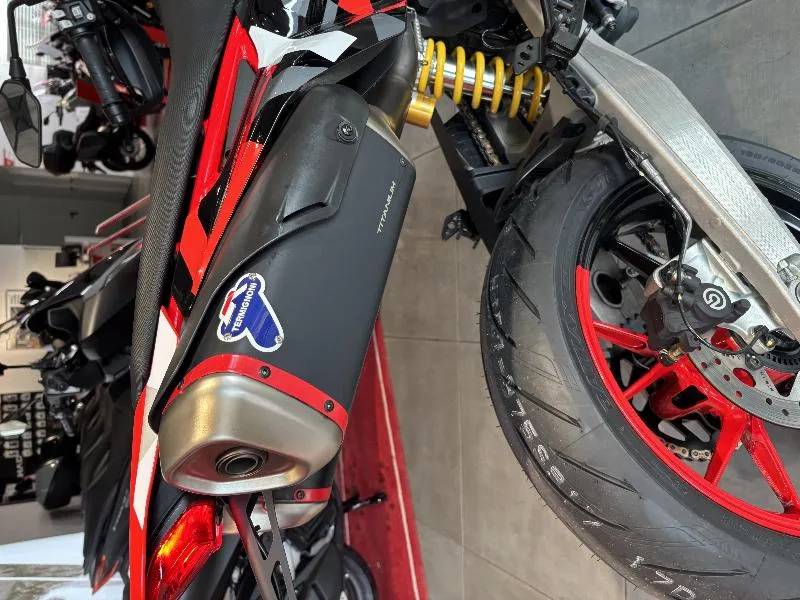 HYPERMOTARD