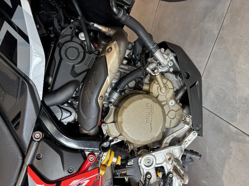 HYPERMOTARD