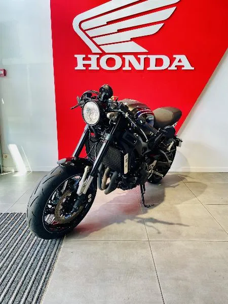 XSR 900