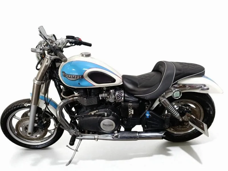 SPEEDMASTER 900