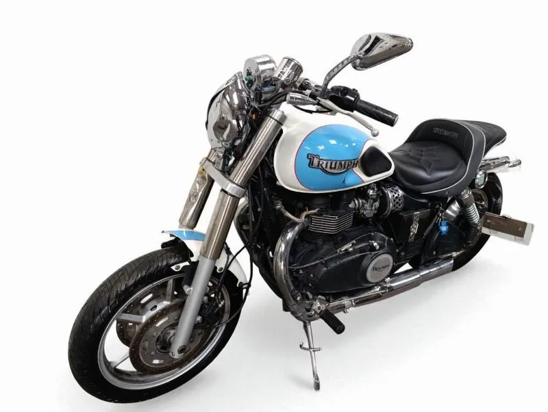 SPEEDMASTER 900