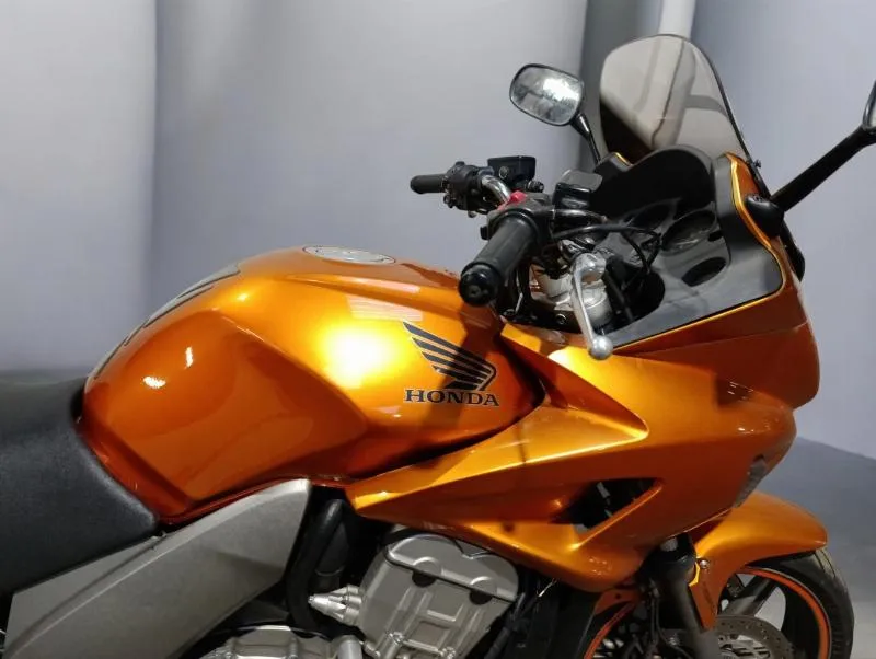 CB 1000 F