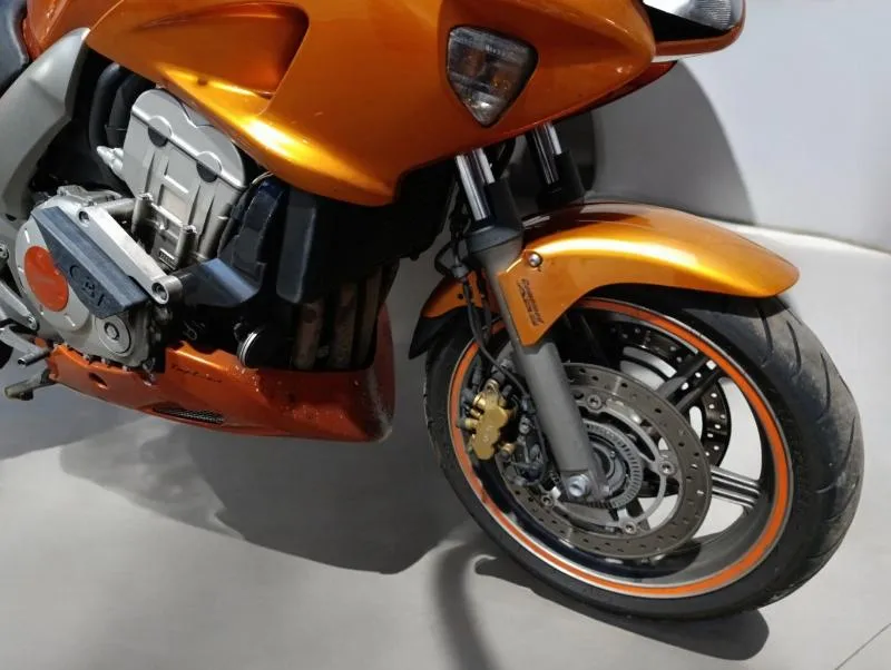 CB 1000 F