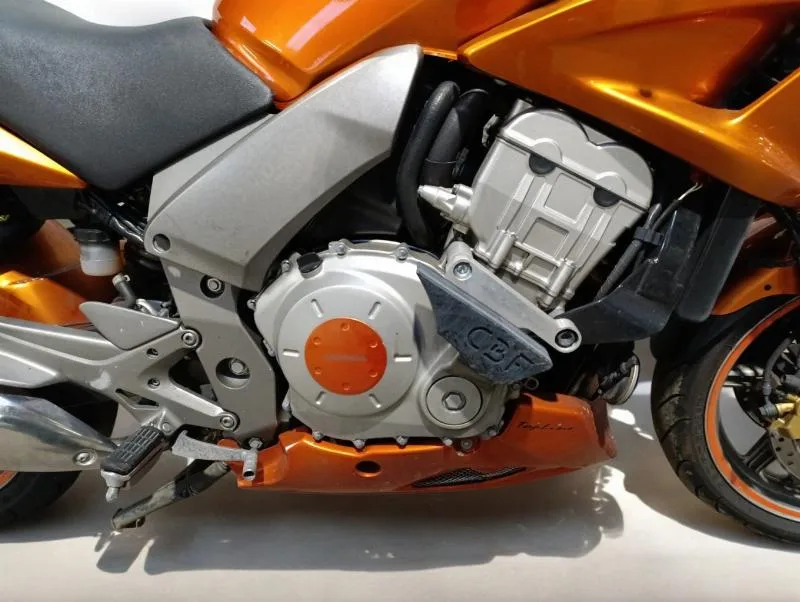 CB 1000 F