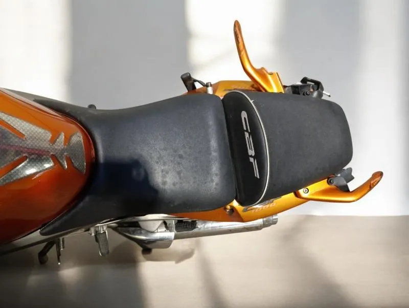 CB 1000 F
