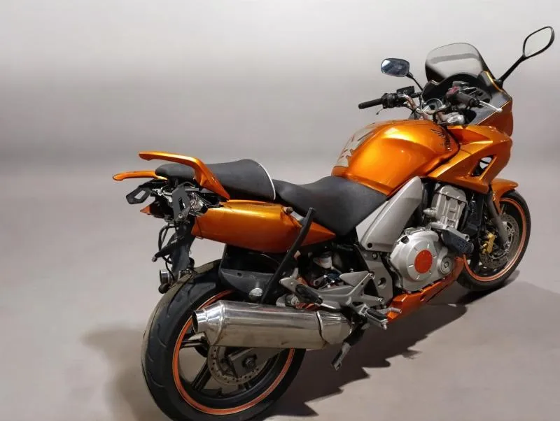CB 1000 F