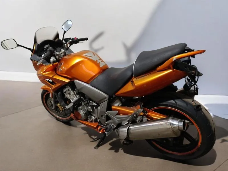 CB 1000 F