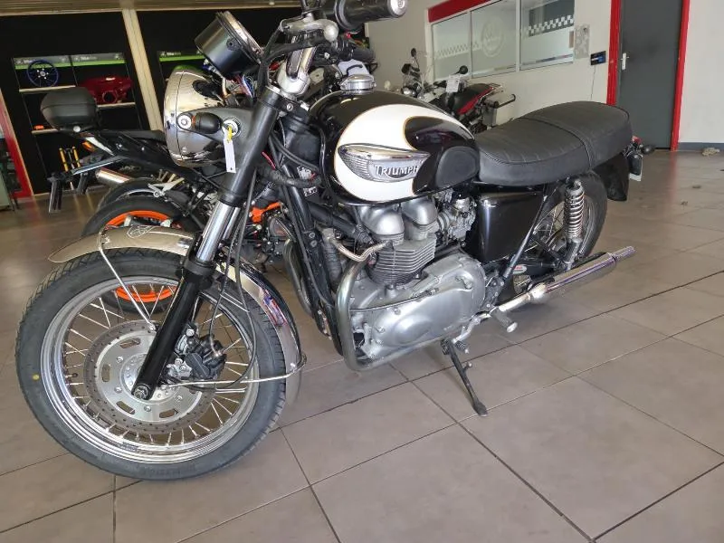 BONNEVILLE 865 T100