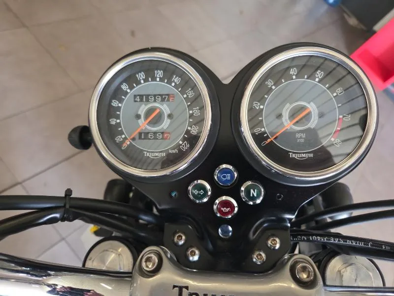 BONNEVILLE 865 T100