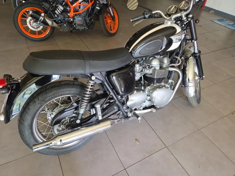 BONNEVILLE 865 T100