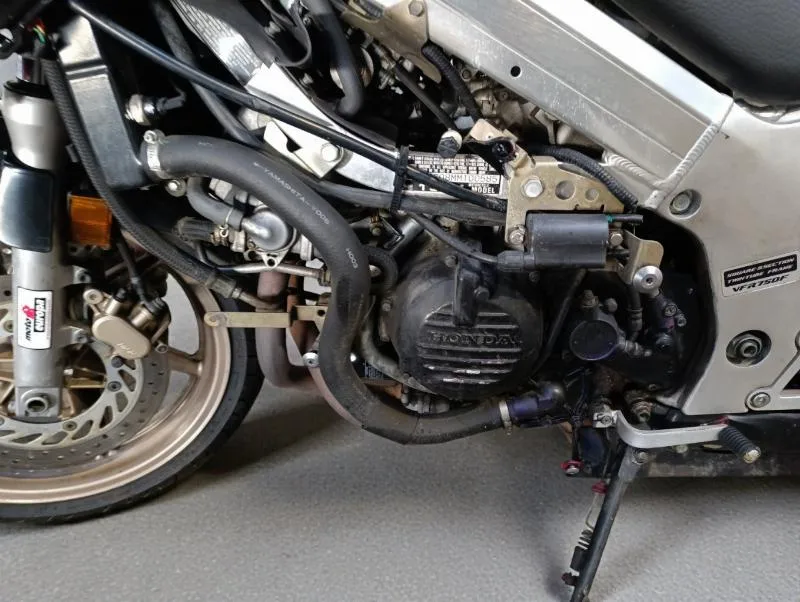VFR 750 F