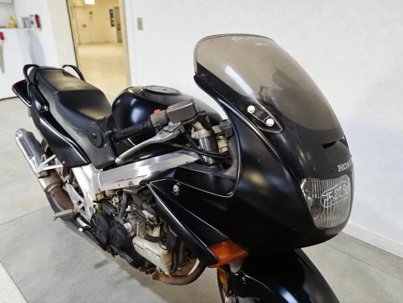 VFR 750 F