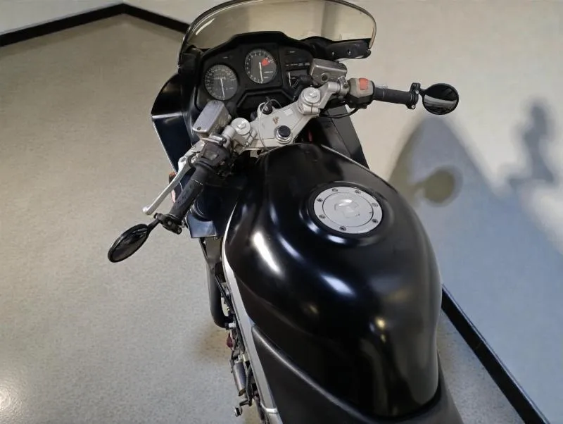 VFR 750 F