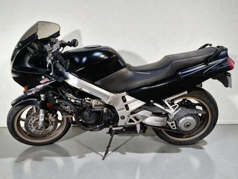 VFR 750 F