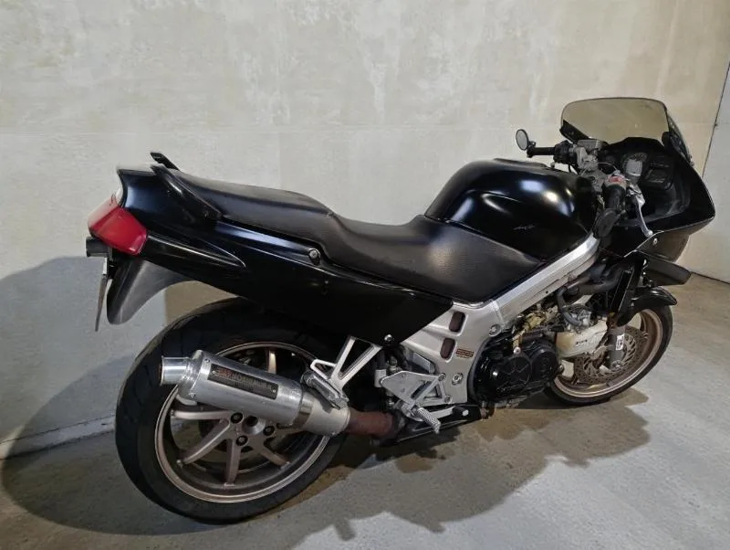 VFR 750 F