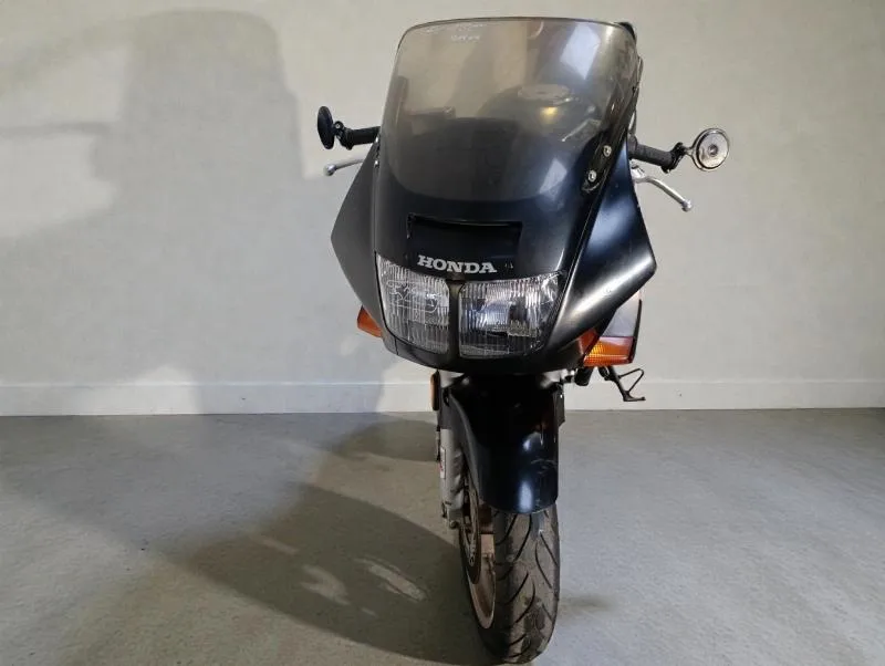 VFR 750 F