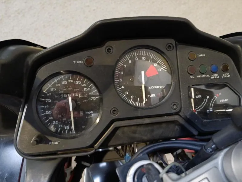 VFR 750 F