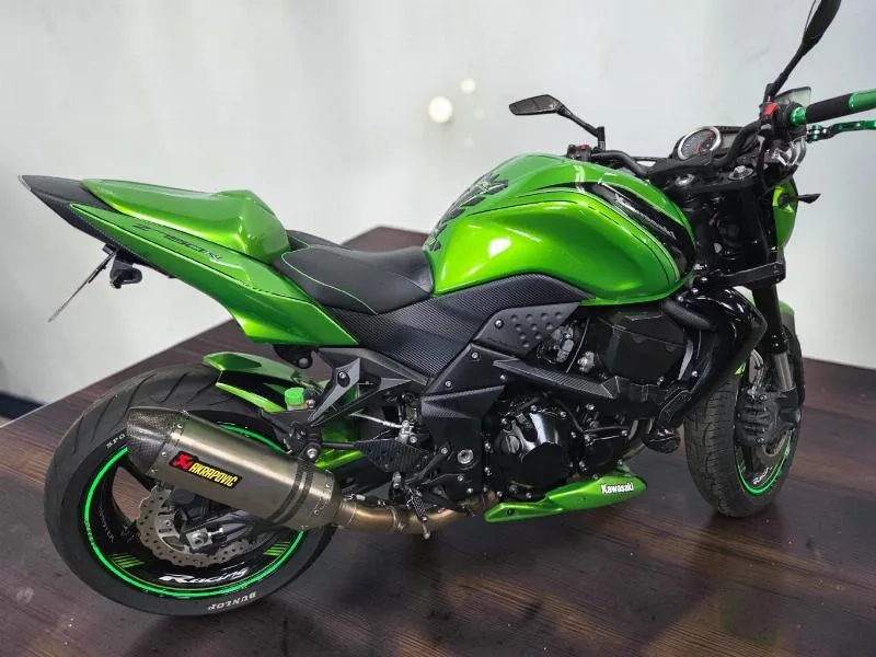 Z 750 R
