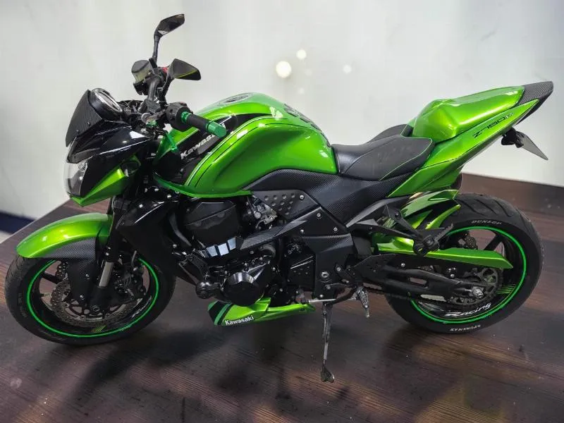 Z 750 R