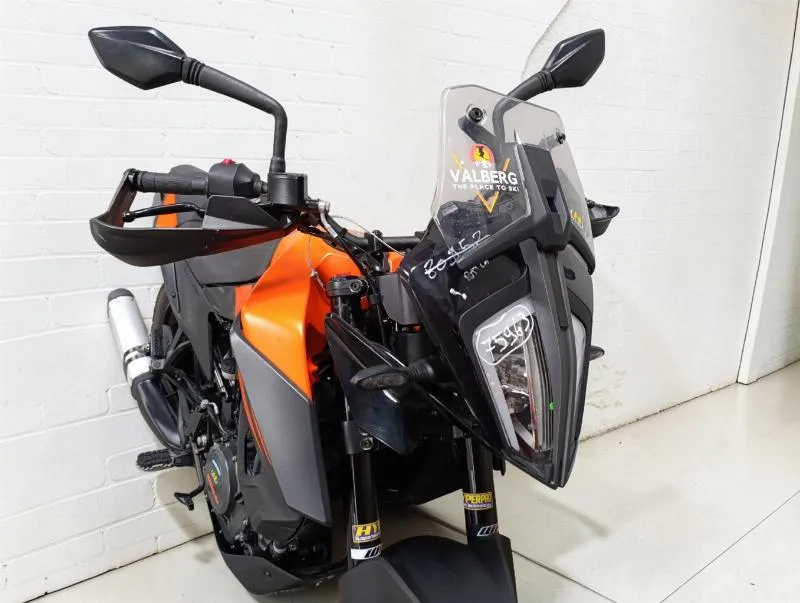 390 ADVENTURE