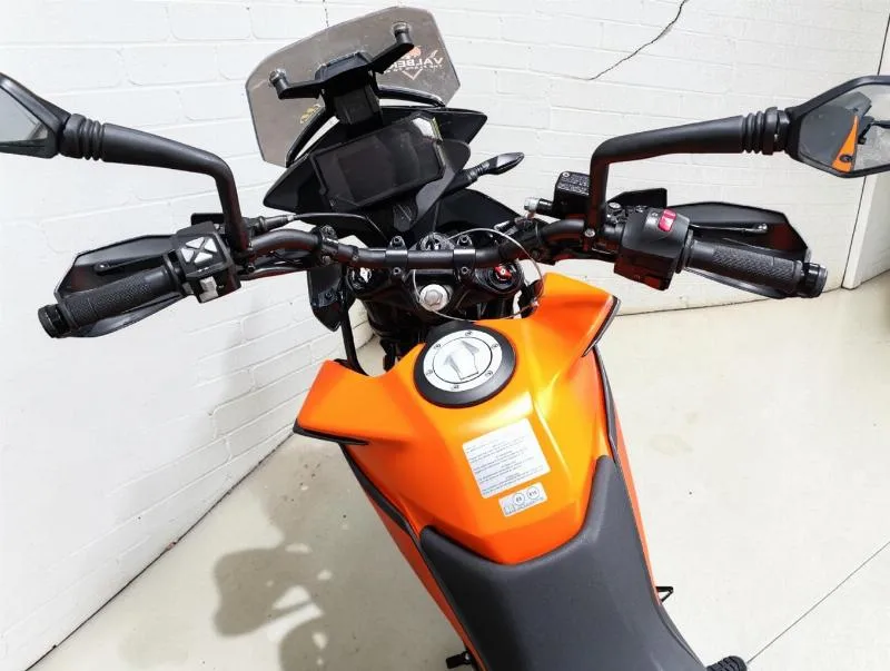 390 ADVENTURE