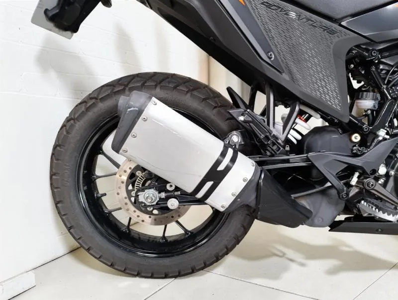 390 ADVENTURE