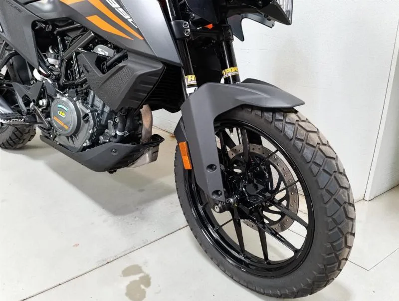 390 ADVENTURE