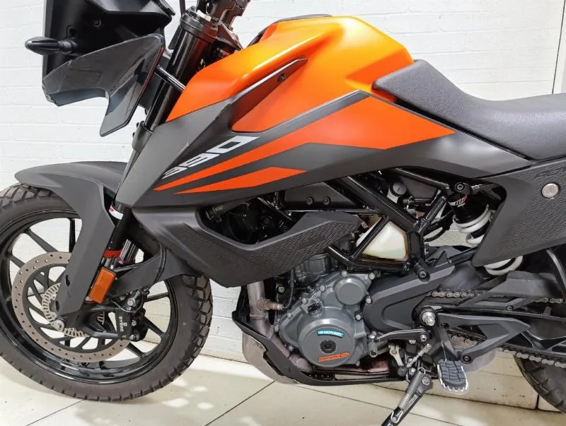 390 ADVENTURE
