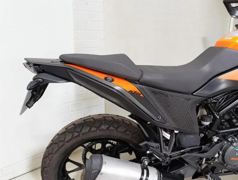 390 ADVENTURE