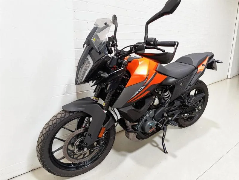 390 ADVENTURE