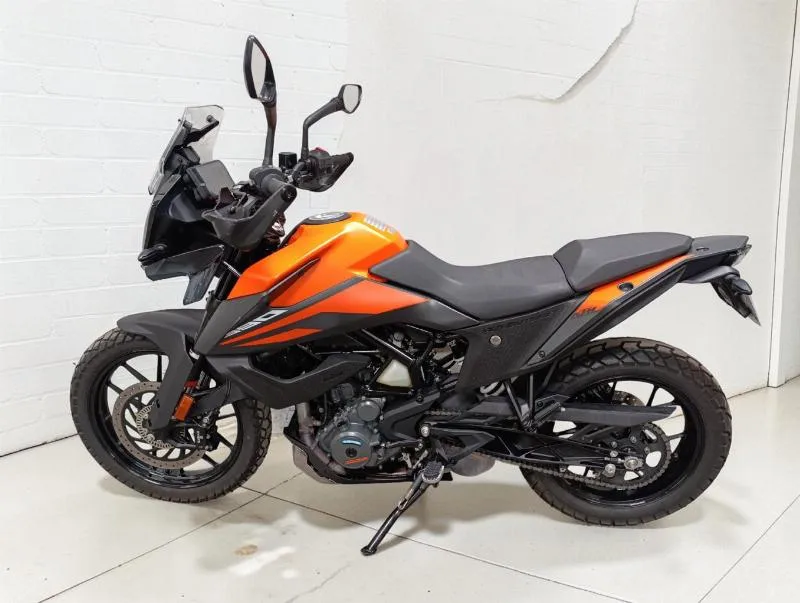 390 ADVENTURE