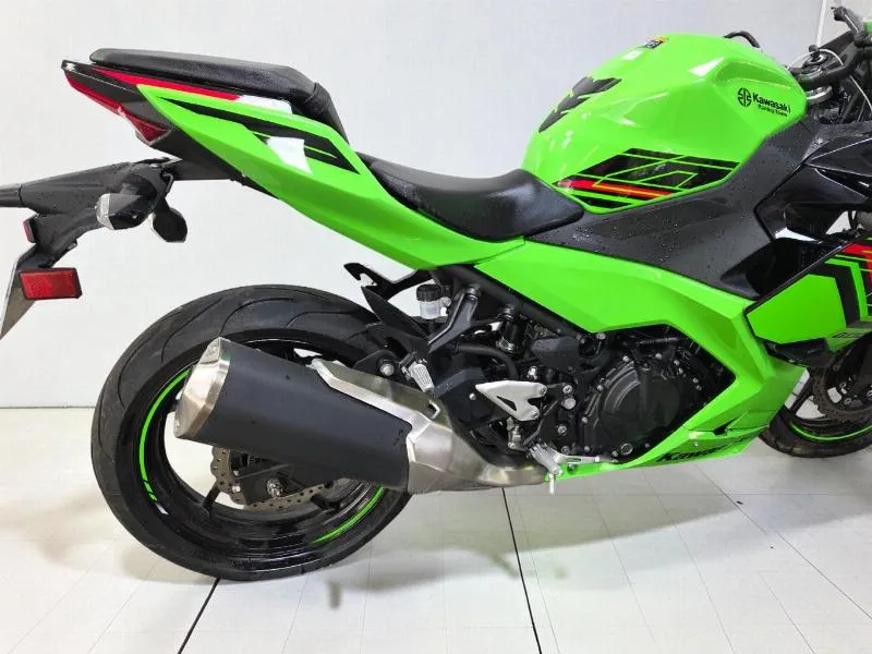 NINJA 400